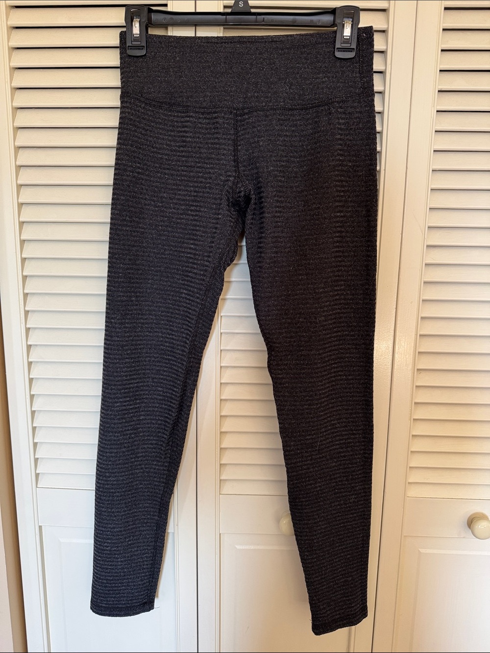 Kyodan Black Textured High-Waist Leggings